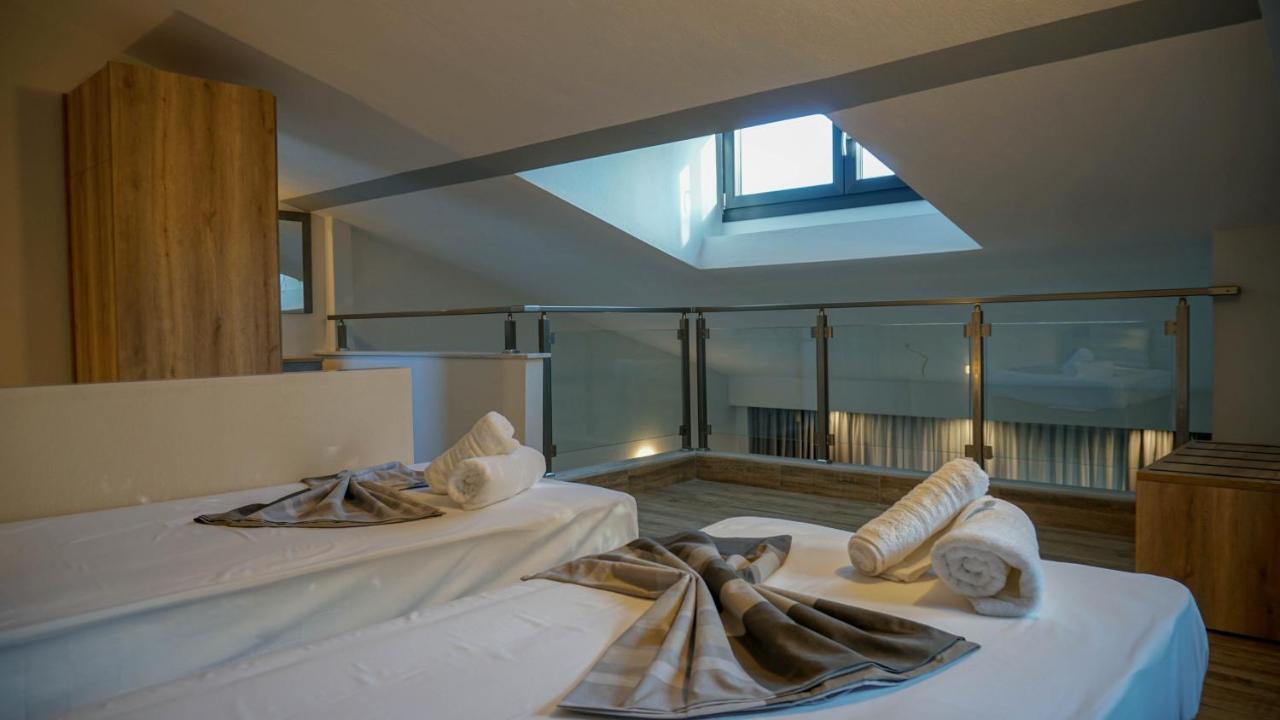 Enalia Luxury Living Apartment Nikiti  Ngoại thất bức ảnh